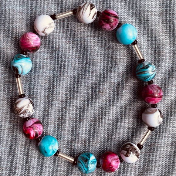 Handmade beaded bracelet - Picture 2 of 3